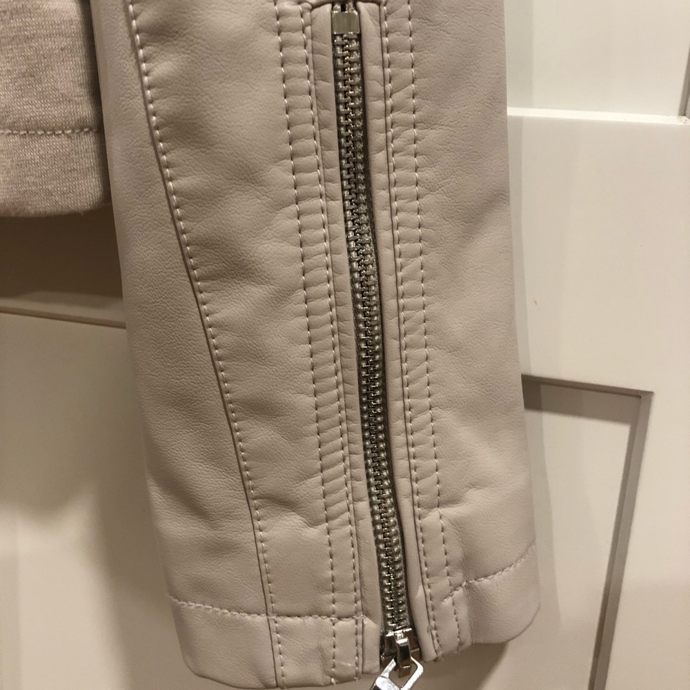 Guess Jacket Size M/M/M - image 5